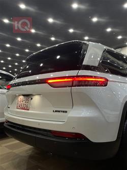 جیپ گراند شیرۆکی